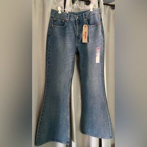 NWT Levi’s Extreme Flare jeans